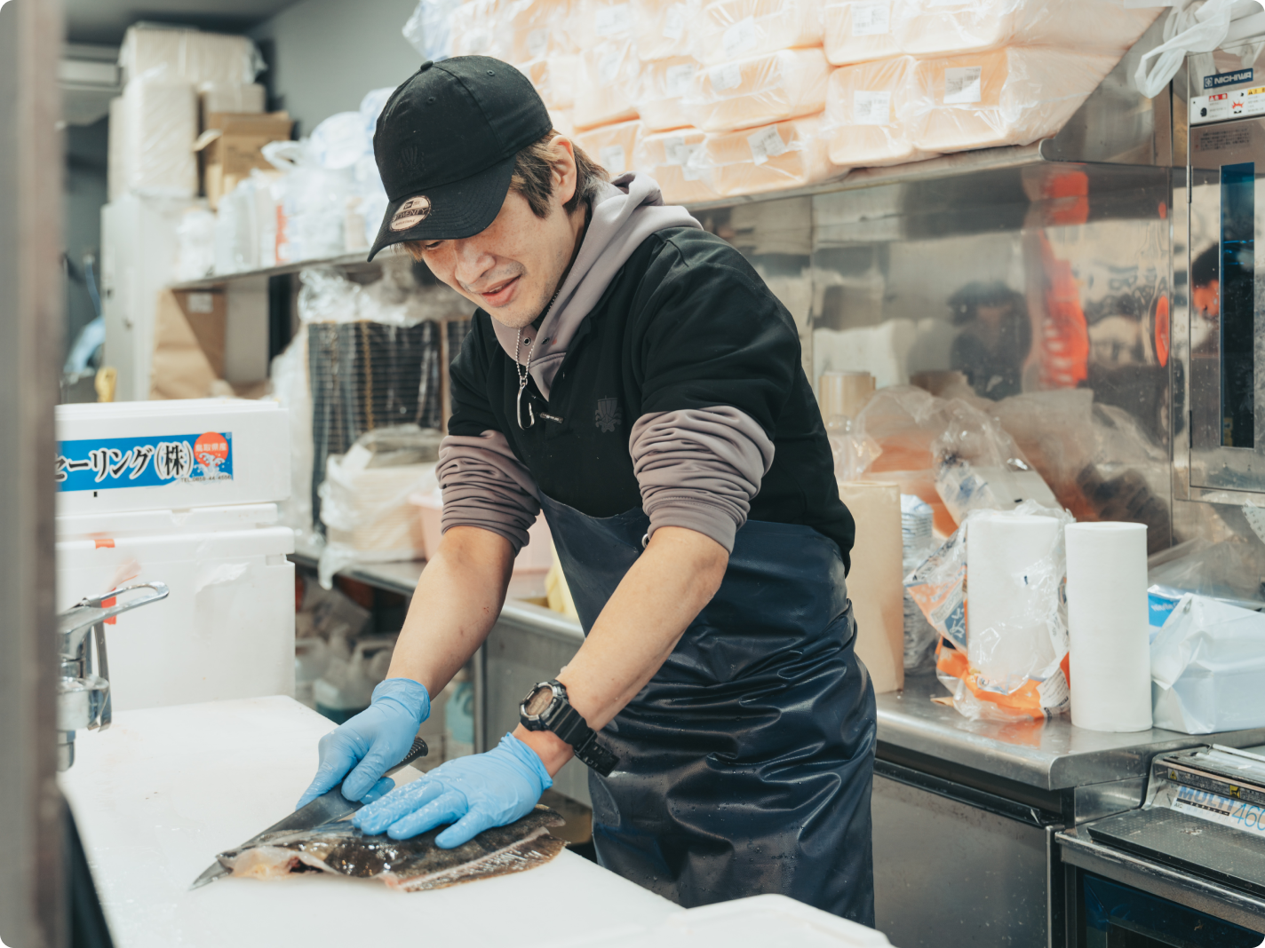 キッチンスタッフの仕事風景